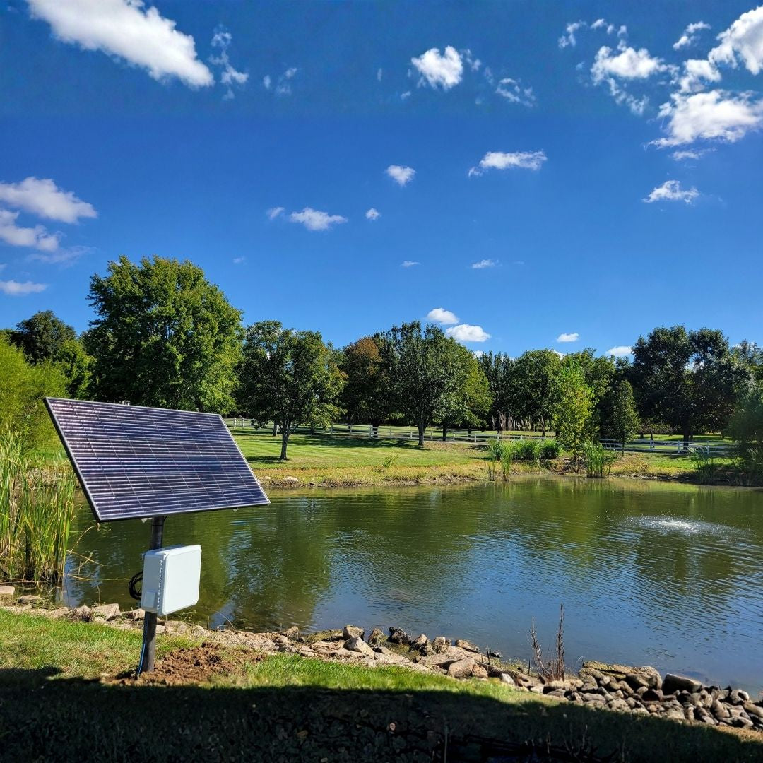 Solar Pond Aerator NitroAir 24V direct drive system with 300W pole-mounted solar panel and pond aeration diffusers