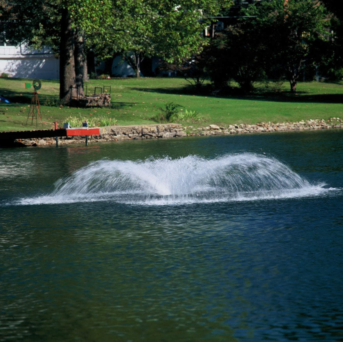Surface Pond Aerator for residential ponds and lakes – Aquarian Pro floating aerator, 1/2–1.5 HP, for oxygenation, algae control, and fish health.